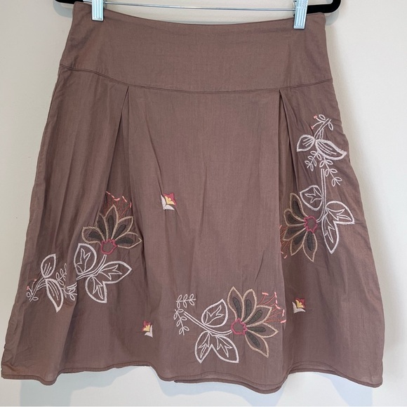 Merona Womens Floral Embroidered Knee Length Skirt Mocha Color Flowing Size 10 - Picture 1 of 16